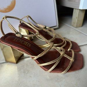 Novus IDORE gold block heel
